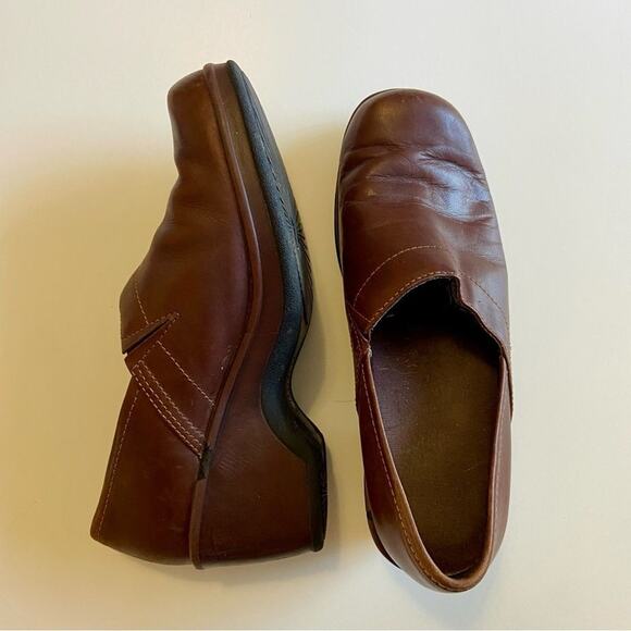 Eastland Constance woman’s brown leather nursing clogs comfort mule shoes - Picture 1 of 10